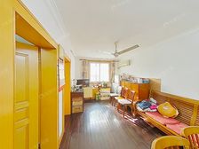 低楼层,带露台,采光无遮挡,看房方便