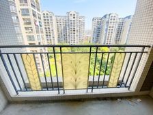 保利香槟 毛坯大三房 可改四房 南北对流望中心园林