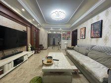 3号轨道交通门口,精装修洋房,业主急售,全中庭