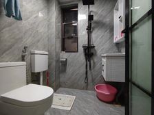 带37书包,次新小区精装修大三房两卫