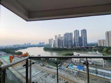 送车位,湖景,一线湖景, 近 中间楼层 交通便捷