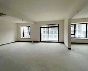中国铁建青秀澜湾4室2厅2卫南朝向498.0万元/套出售