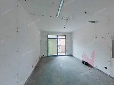 南北通透户型,此房满5年,毛坯随意装修,