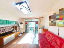 全明户型大阳台,楼层,环境优美,有车位,诚意出售