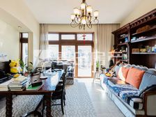 独栋大花园 4室2厅 装修好总价低 中心位置采光好 方便看