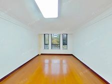 新天地次新四房 · 户型方正,人车分流,满2唯1,公馆77