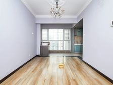 泉舜沁泉苑!兴洛湖地铁口!通透大三室 中间层 全天采光无遮挡