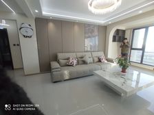 精!圣菲漫步三期+精装修致户型++业主急售+看房方便+出门地