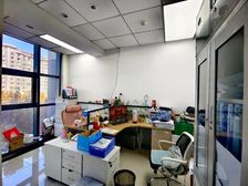 长安街地铁1号线 龙立东方大厦221平精装遗留带家具出租