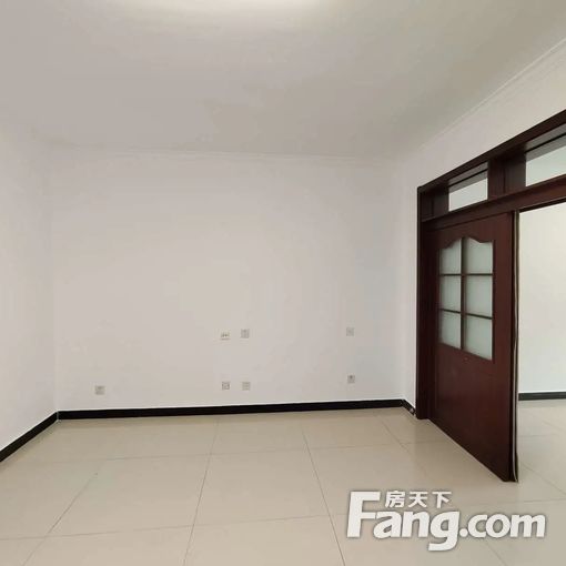 南华园四区 3室1卫1厅 82平简装修 2200元/月