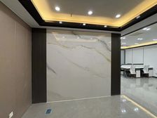 高铁站建正东方130平电梯口朝南采光好家具齐全拎包办公