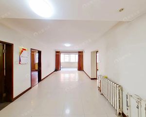 三里河 花园社区 户型方正 业主诚心出售