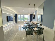 一线海景楼下公园视线好南北通透楼下公交车站