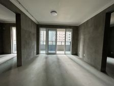 新兴岚湾小区4室2厅2卫南朝向147.0万元/套出售