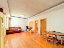 中间位置。楼层好 星海6加3 !有车位车库