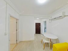 控二私塾,可做两室,全明,一层半高,99年一梯两户