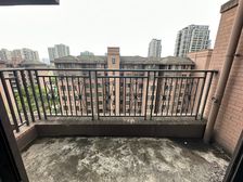 中央公园光环花园城商圈旁洋房顶跃。公园大道上东汇四房 保真!