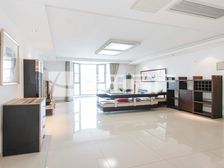 一瓶四和院4室2厅精装修