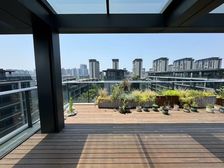 经开金融街对面精装上叠边套带大露台 采光刺眼 看房方便