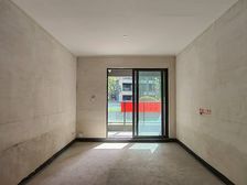 奥体轻轨 一楼带花园次新洋房 环境好 出行方便