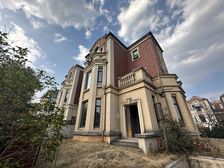 急售,湾里半山兰乔新出捡漏好双拼,地势高,300平三面花园,