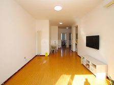 紧邻小区门口,出行方便,精装修,业主自住,急售房3室·1厅1