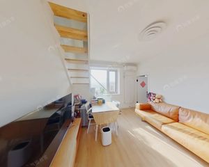 龙城花园北二区 婚房装修 有跃层 全南向