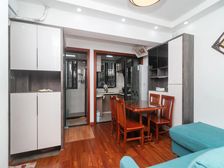 金桥 近轻轨6号 满五年,付款方式好可小谈 近商城