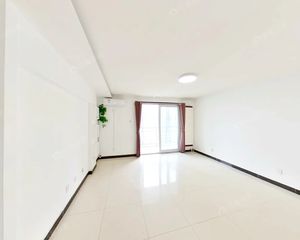 朝青 板楼南北三居 一梯两户 满五年商品房