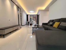 龙光玖珑湖二期 123平急售可谈 南北大阳台 自住保养很好