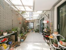 看房找小吴主做沧本振华吴衙场大三房一楼带院子采光佳有车库车位