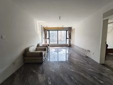 新出 旁 四室好楼层 双阳台 落地窗 随时看房