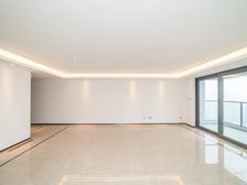 嘉宏天际 4室2厅 精装修