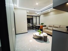 精装两房,高区,低单价带车位,可拎包入住,租金8K投姿