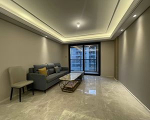 春月江澜 洋房带地暖 中间楼层 全新装修未住过