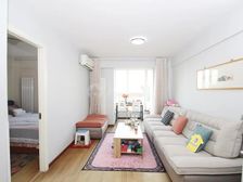 近小区入口 有大晒台 中间层精装修 南北通透 满五年一套