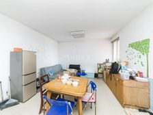 相城区,轻轨2号旁,简单装修,出行方便,诚心出售