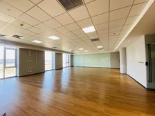 顺义区东海商务中心1500平 整层 精装 户型好 特价出