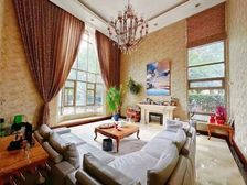 占地952平,四期央座D1户型,北进门南北大花园,价格可谈