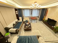 东关街旁 叠加别墅!218平加70平!带院子!送车位