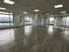 浦东康桥近秀沿路站 三面采光环河风景房 园区配套餐饮