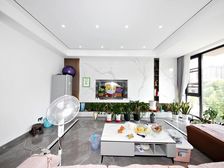 上河花园 ,别墅区 新装修 上叠,百变空间 可拎包入住。