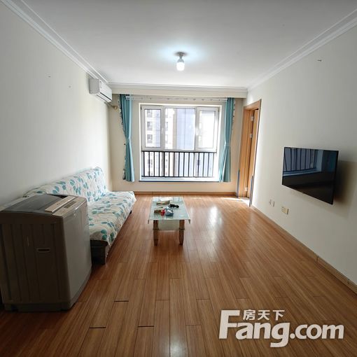 新里程 2室1厅 精装,客厅和两个卧室都有空调,年付优惠