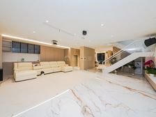 新上,东方海悦花园,联排别墅,200万装修仅住半年,前后院