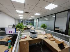 嘉华大厦120平米 单价3.5元 带车位精装带有全套办公家具