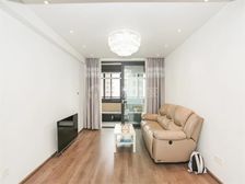 新出房源,飞机户型两房两厅,采光好,诚意出售