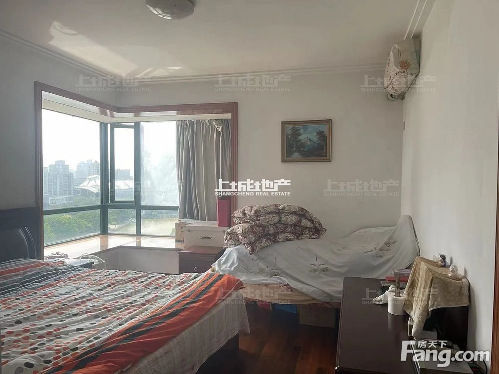 河景花园4室2厅2卫 正南 精装修 楼层好