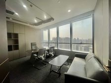 望京soho500平 大门头 正对电梯 4间隔间 工位40