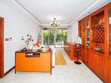 带车位)超大实用面积,看房方便业主诚意出售。