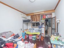 新挂牌低总价两房,底楼带花园,位置好,房东诚意出售!